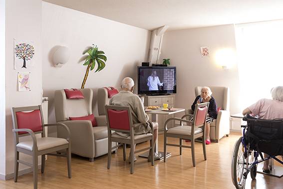Prise en charge adaptée maison de retraite
